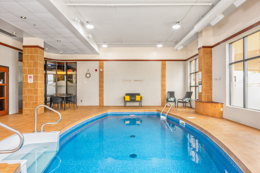 Piscine intérieure chauffée